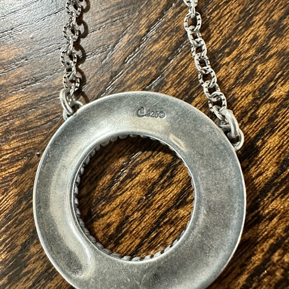 Relios Oxidated Pendant - Picture 7 of 7